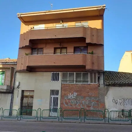 Biblioteca Municipal Apartment Zamora